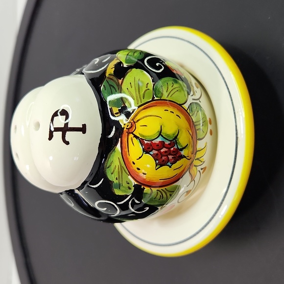 BORGIOLI CERAMICS (Italy) Salt/Pepper Set Hand painted 'Black Pomegranate' - Picture 5 of 13